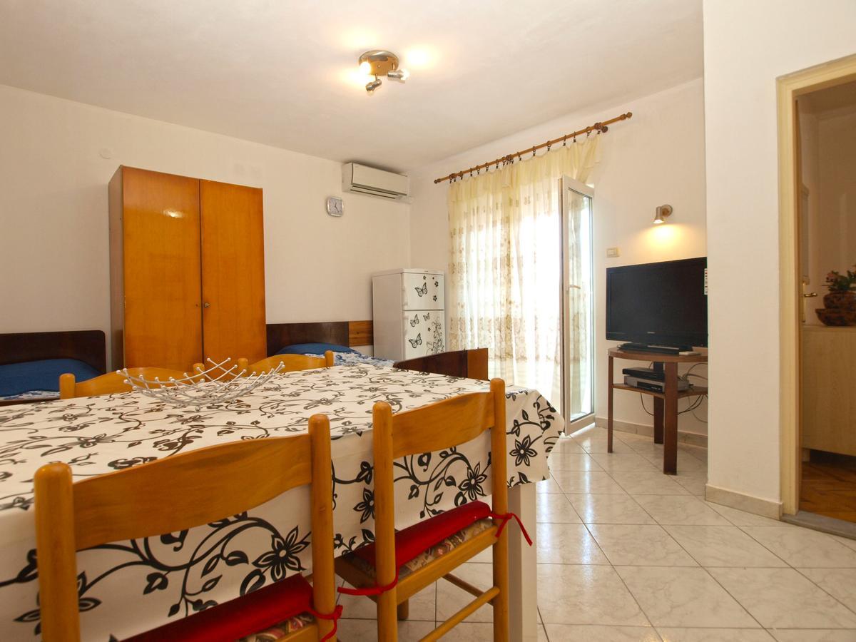 Apartments Mladen 1588 Pula Exterior foto